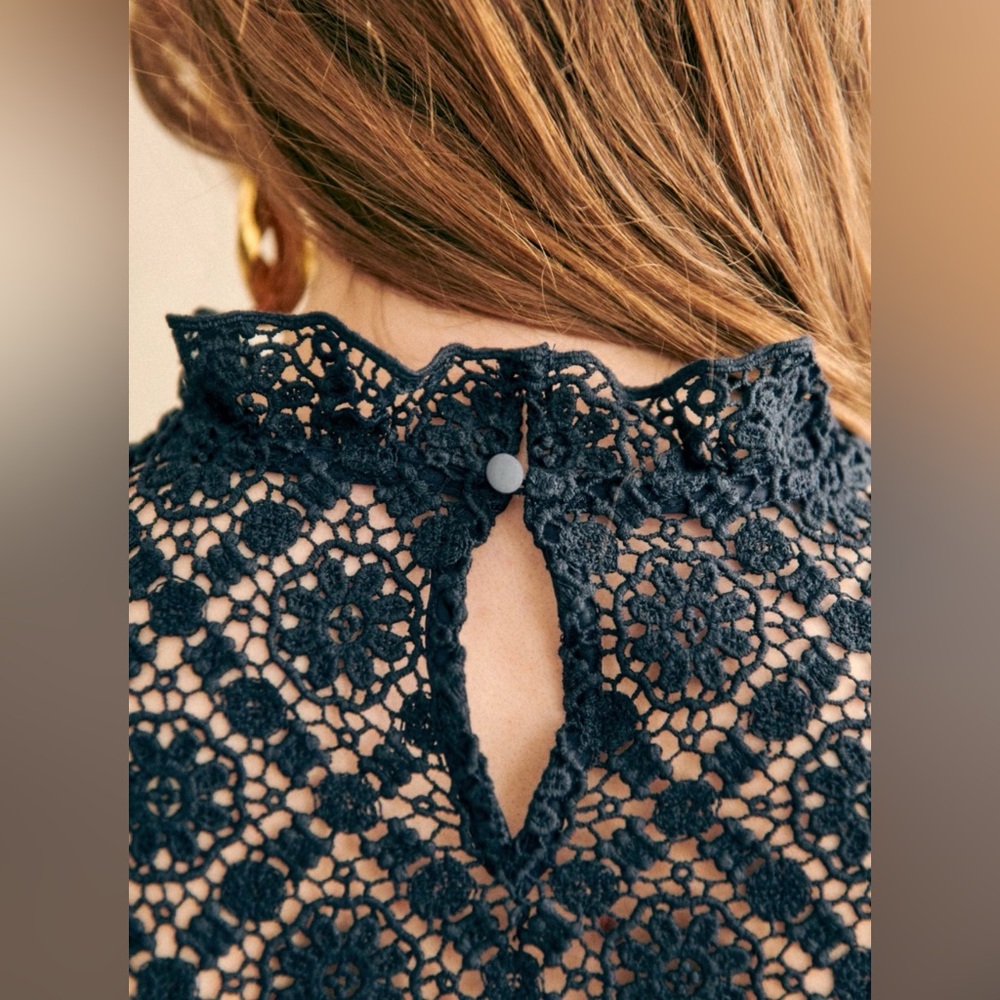 NWT Sezane Eglantine Guipure Blouse in Navy - Picture 8 of 12